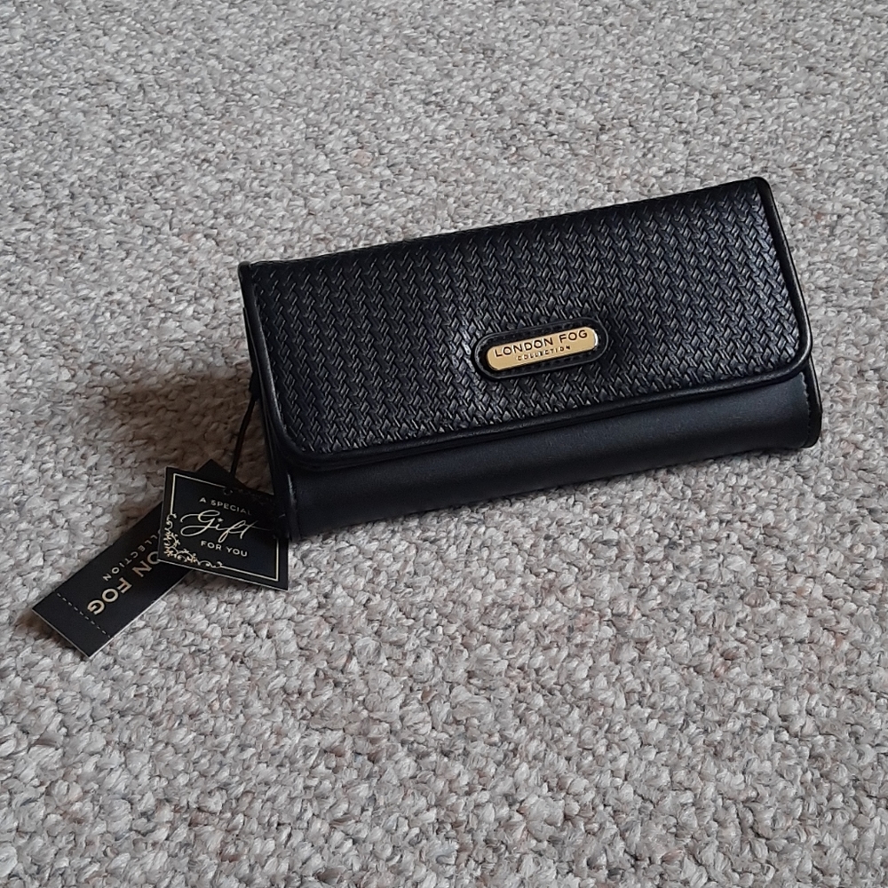 New London Fog Collection Wallet